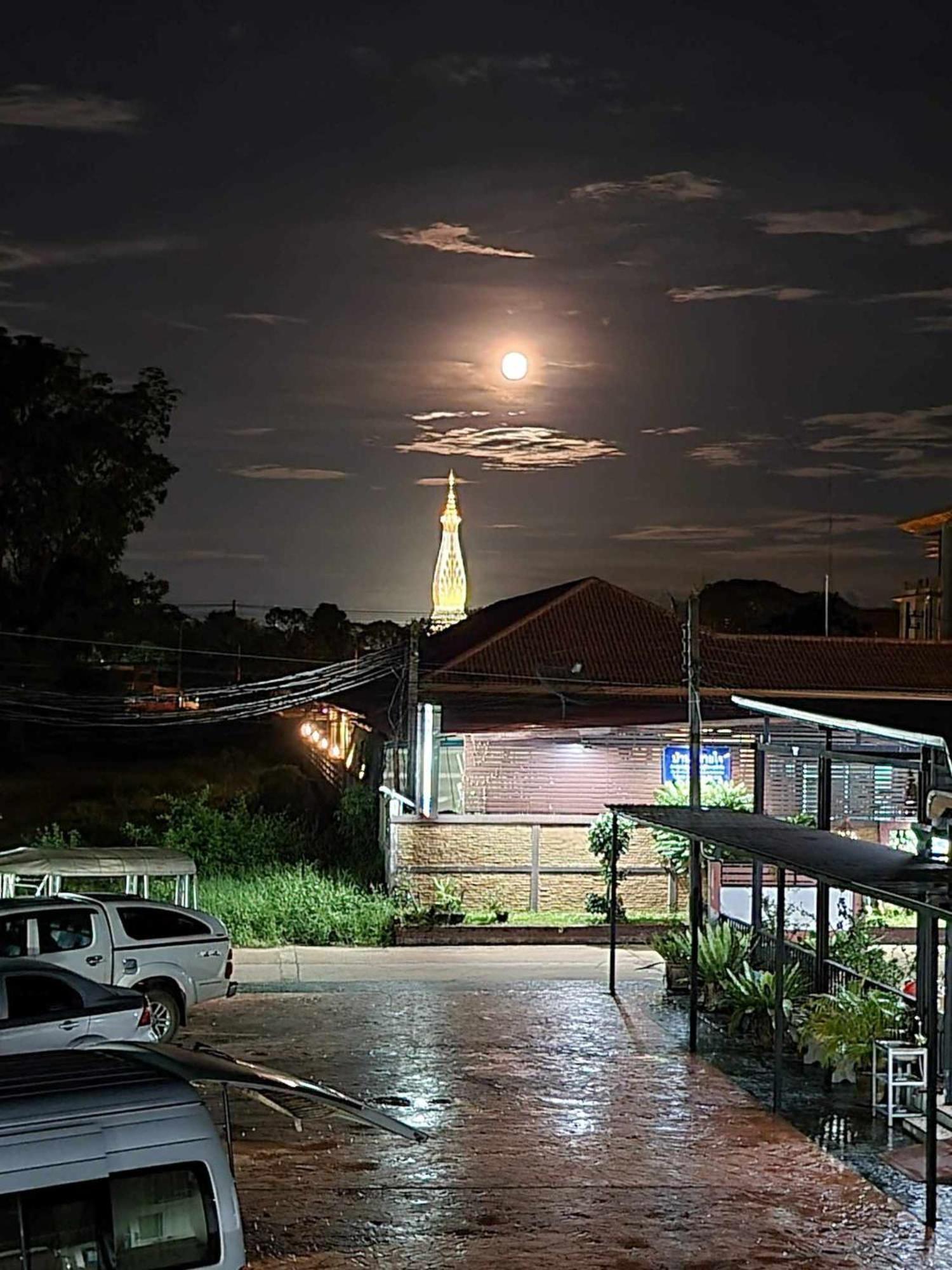 Baan Sabaijai Resort That Phanom Екстериор снимка