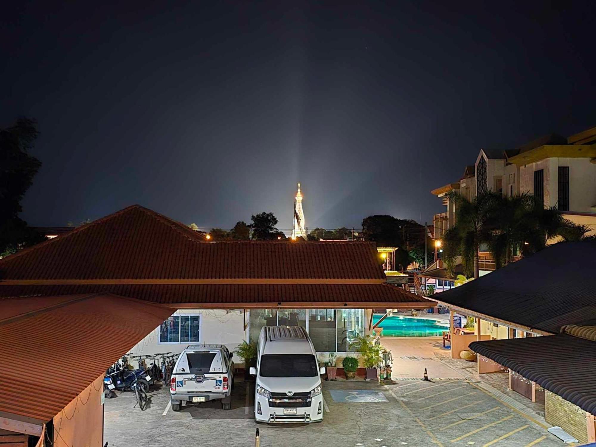 Baan Sabaijai Resort That Phanom Екстериор снимка