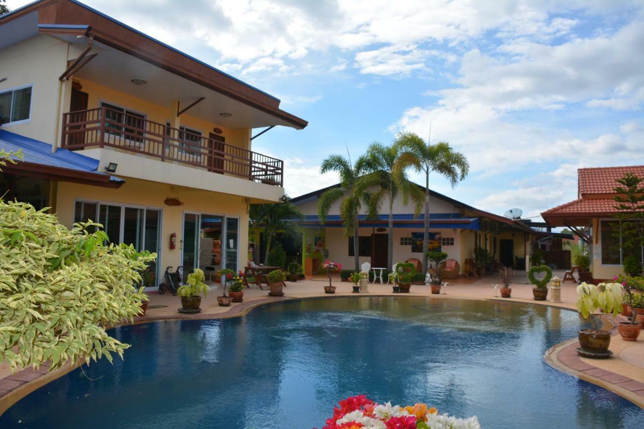 Baan Sabaijai Resort That Phanom Екстериор снимка